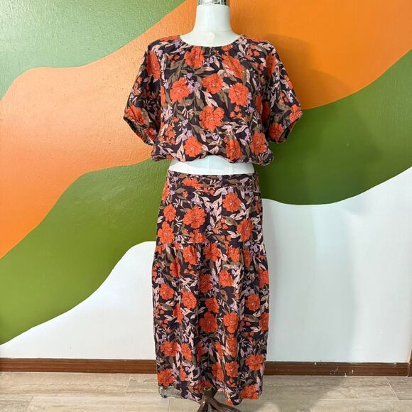 Haute Hippie Other - Haute Hippie 100% Linen boho resort cottage Skirt Crop Top Set Sz M maxi midi